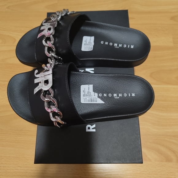 Designer Sandle - Picture 2 of 3